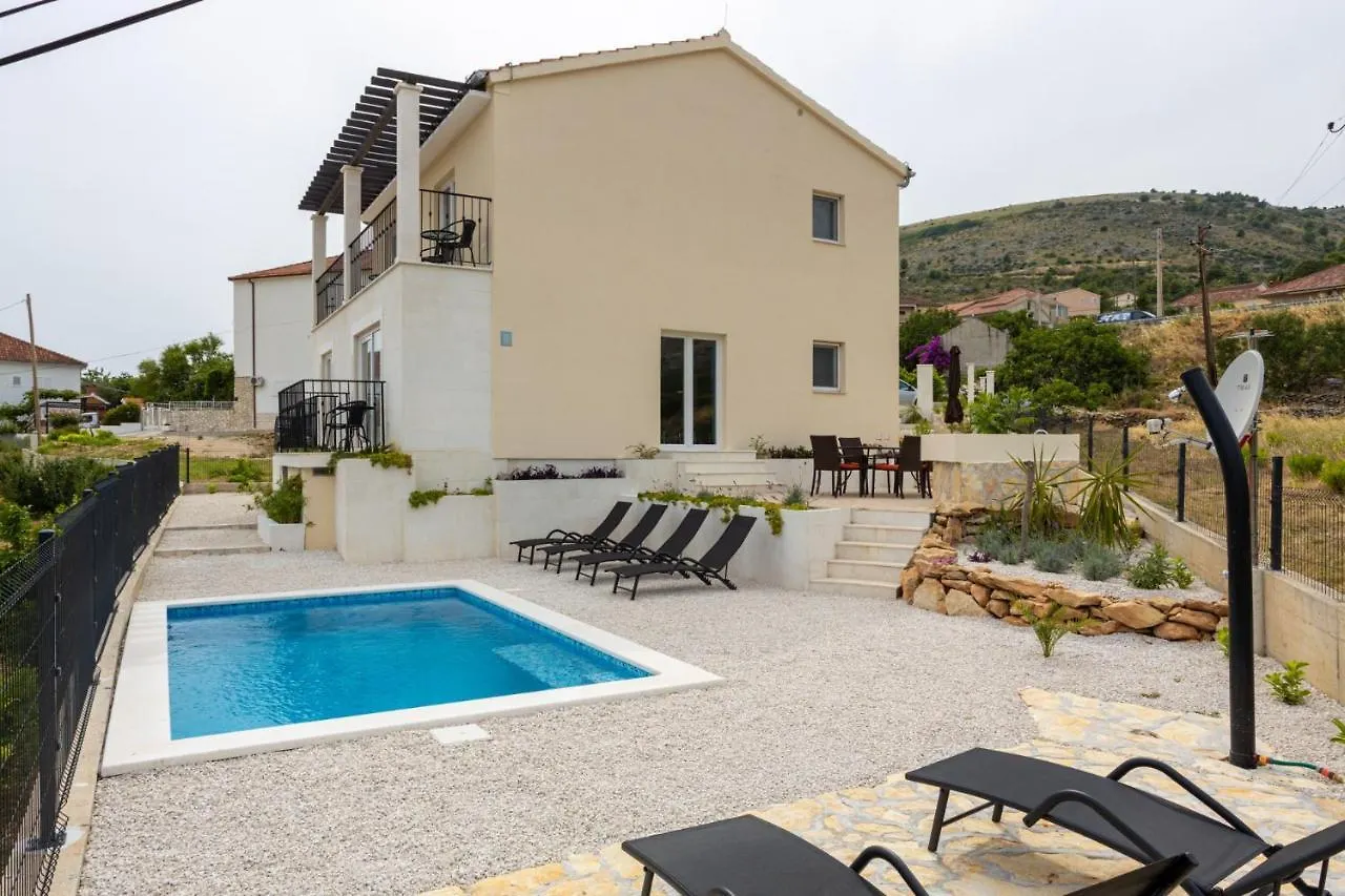 Villa West Trogir