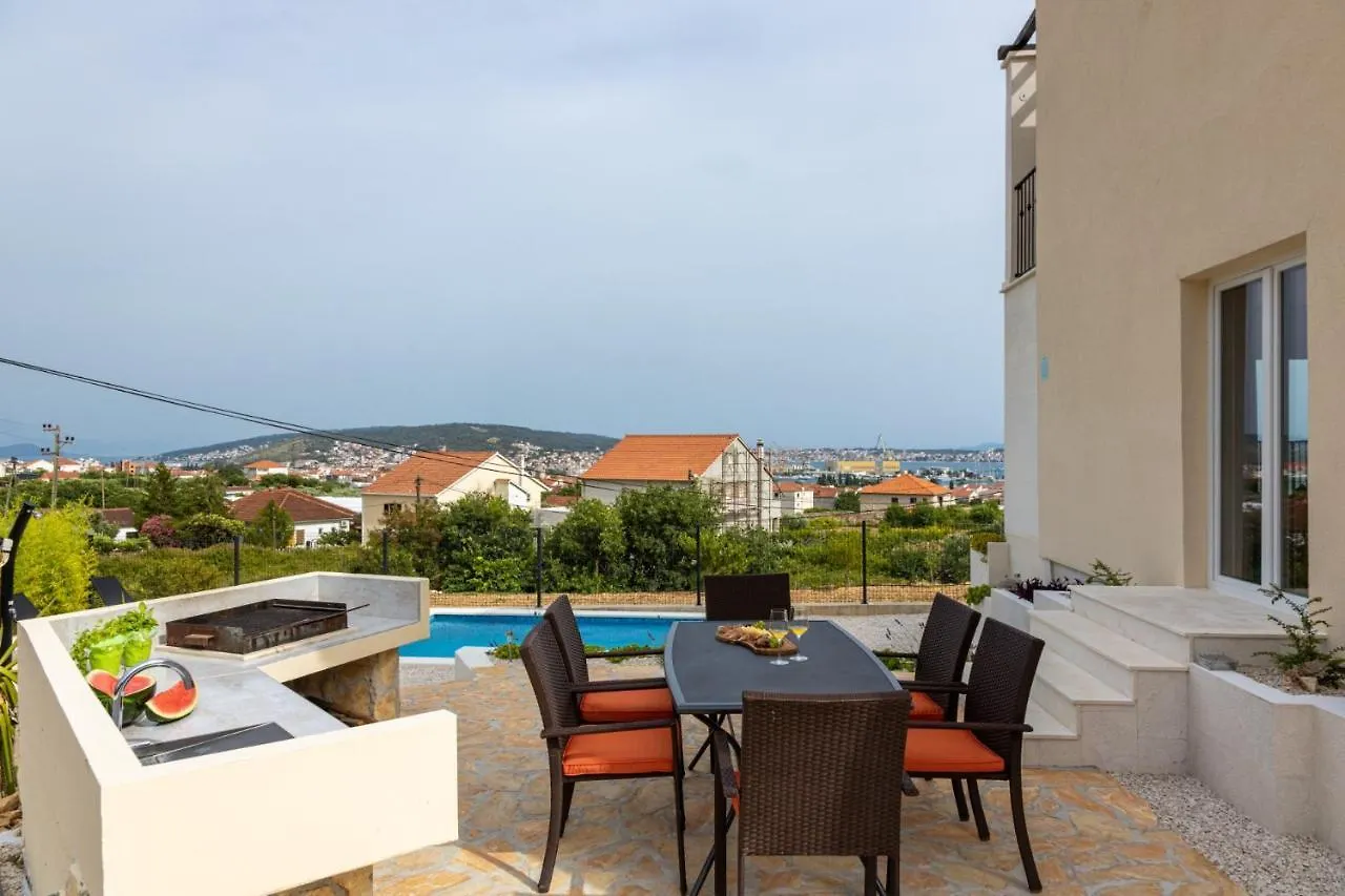 Villa West Trogir